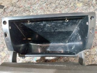 bontott VW MULTIVAN Kesztyűtartó