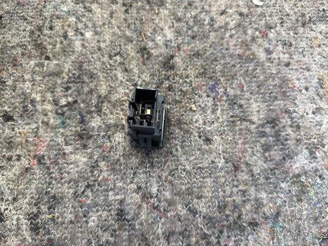 bontott VW MULTIVAN Kipörgésgátló Kapcsoló