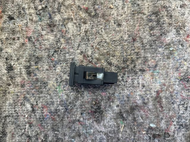 bontott VW MULTIVAN Kipörgésgátló Kapcsoló