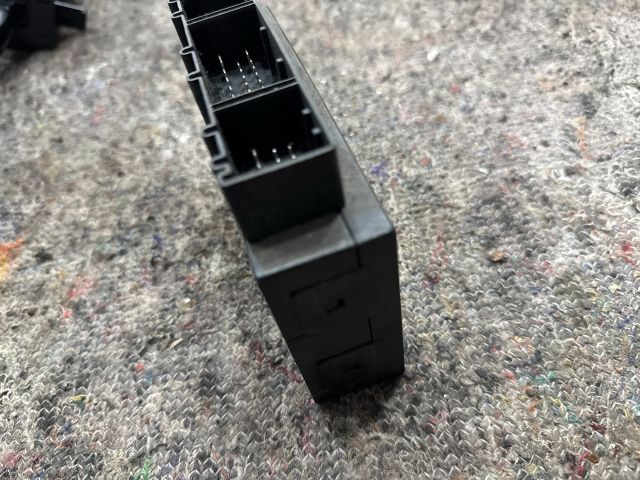 bontott VW MULTIVAN Komfort Elektronika