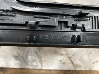 bontott VW MULTIVAN Középkonzol Keret