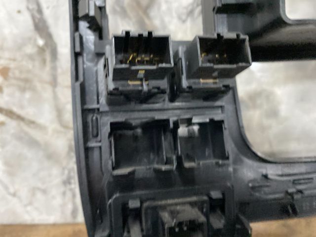 bontott VW MULTIVAN Középkonzol Keret