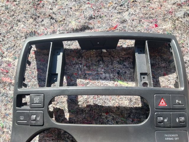 bontott VW MULTIVAN Középkonzol Keret