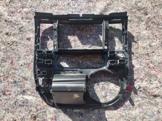 bontott VW MULTIVAN Középkonzol Keret