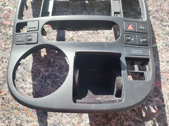 bontott VW MULTIVAN Középkonzol Keret