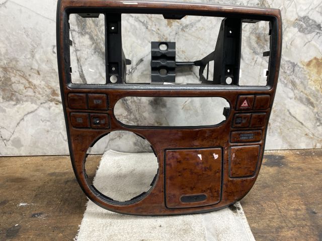 bontott VW MULTIVAN Középkonzol Keret