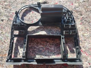 bontott VW MULTIVAN Középkonzol Keret