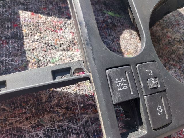 bontott VW MULTIVAN Középkonzol Keret