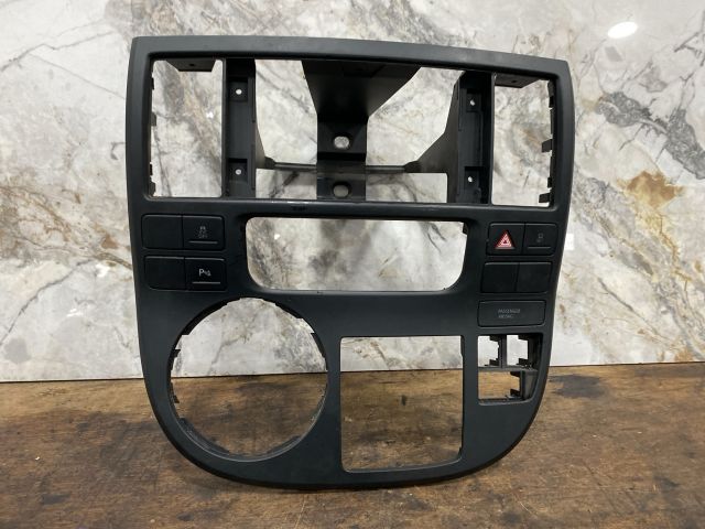 bontott VW MULTIVAN Középkonzol Keret