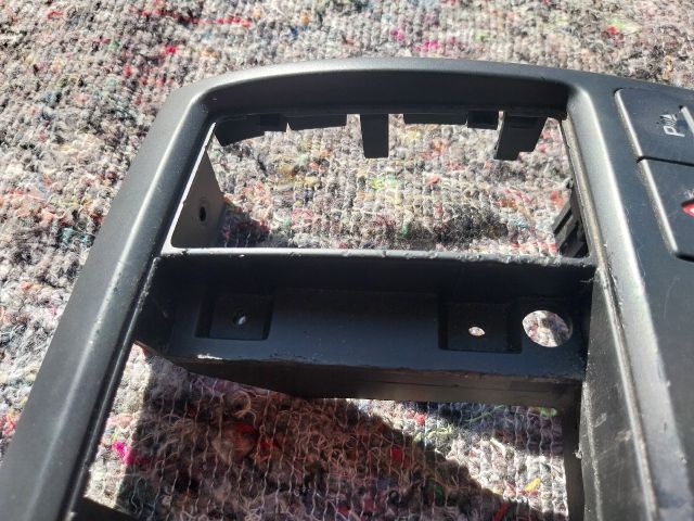 bontott VW MULTIVAN Középkonzol Keret