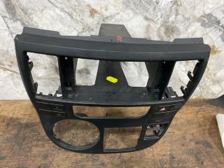 bontott VW MULTIVAN Középkonzol Keret