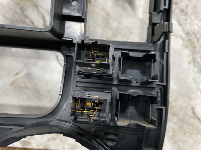 bontott VW MULTIVAN Középkonzol Keret