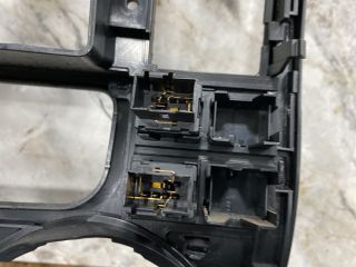 bontott VW MULTIVAN Középkonzol Keret