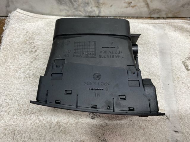 bontott VW MULTIVAN Középső Bal Szellőző