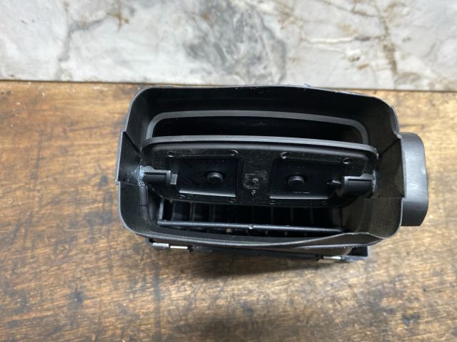 bontott VW MULTIVAN Középső Jobb Szellőző