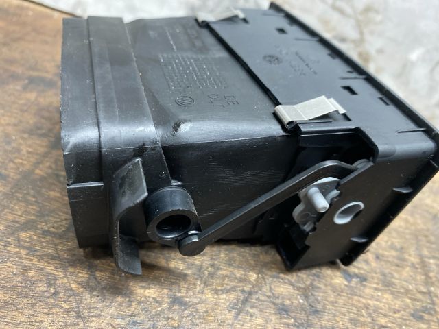 bontott VW MULTIVAN Középső Jobb Szellőző