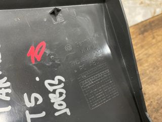 bontott VW MULTIVAN Műszerfal Jobb Hangszóró Burkolat