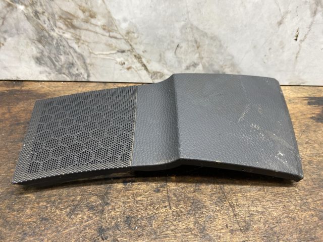 bontott VW MULTIVAN Műszerfal Jobb Hangszóró Burkolat