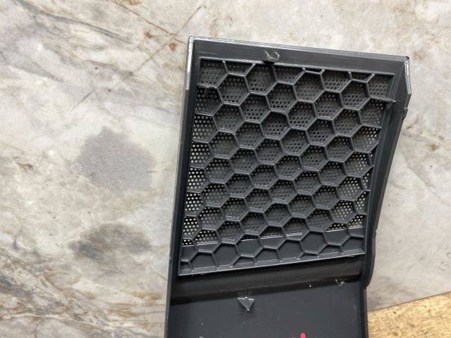 bontott VW MULTIVAN Műszerfal Jobb Hangszóró Burkolat