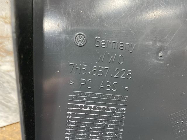 bontott VW MULTIVAN Műszerfal Jobb Hangszóró Burkolat