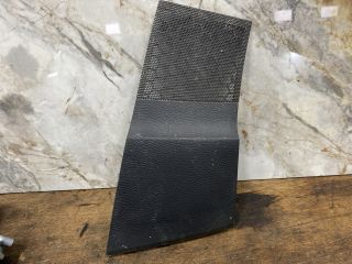 bontott VW MULTIVAN Műszerfal Jobb Hangszóró Burkolat