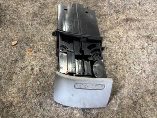 bontott VW MULTIVAN Pohártartó