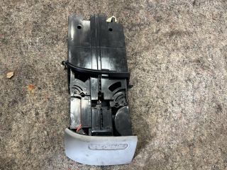 bontott VW MULTIVAN Pohártartó