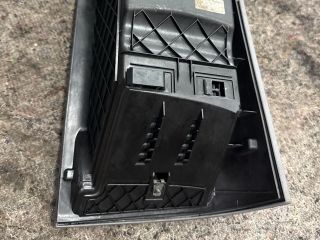 bontott VW MULTIVAN Pohártartó