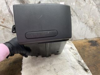 bontott VW MULTIVAN Pohártartó