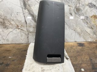 bontott VW MULTIVAN Pohártartó