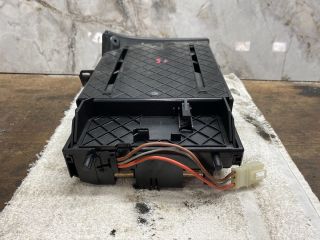 bontott VW MULTIVAN Pohártartó