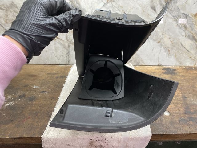 bontott VW MULTIVAN Pohártartó