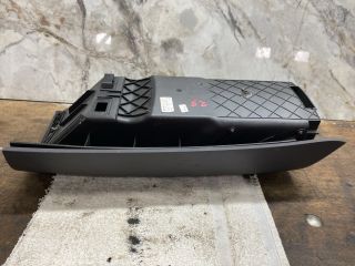 bontott VW MULTIVAN Pohártartó