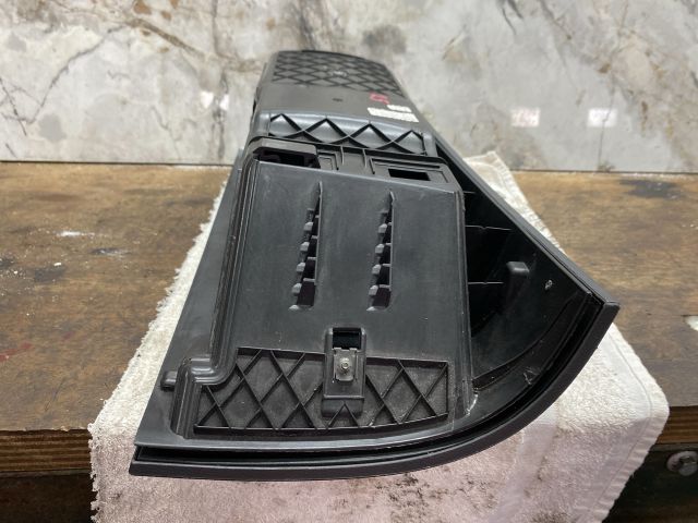 bontott VW MULTIVAN Pohártartó