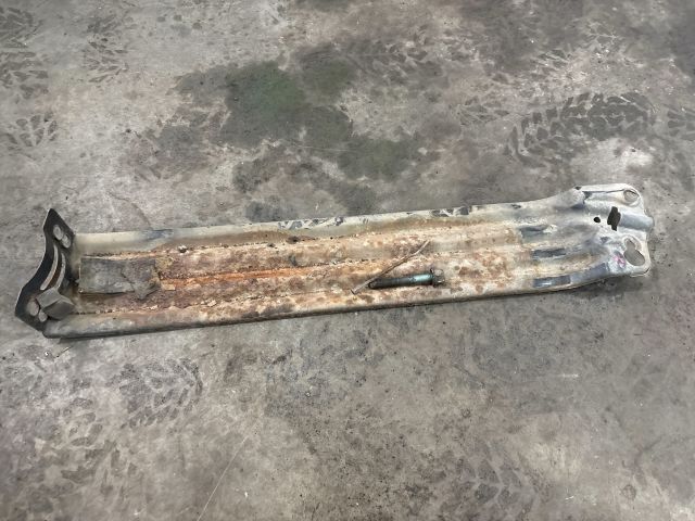 bontott VW MULTIVAN Pótkerék Tartó