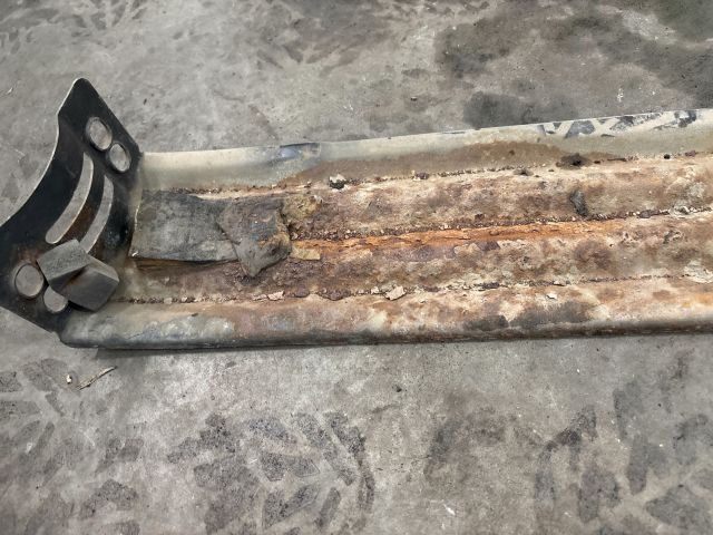 bontott VW MULTIVAN Pótkerék Tartó