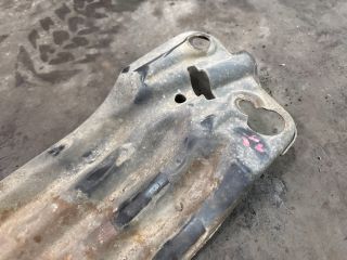 bontott VW MULTIVAN Pótkerék Tartó