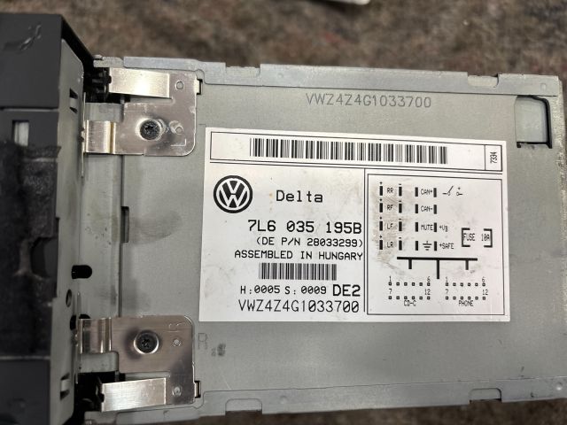 bontott VW MULTIVAN Rádió / CD