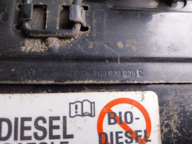 bontott VW MULTIVAN Tankajtó