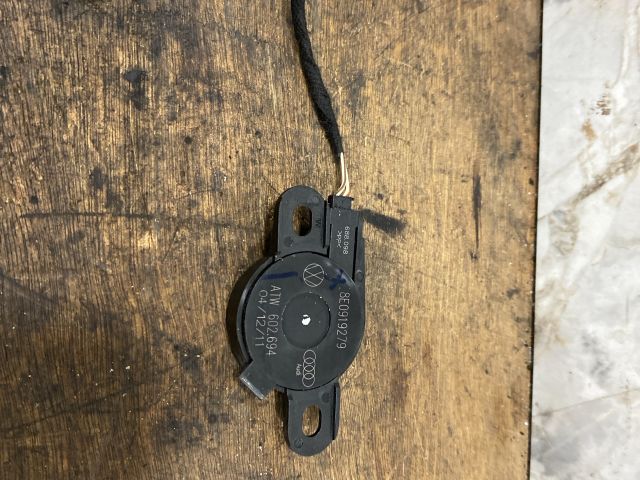 bontott VW MULTIVAN Tolatóradar Hangszóró