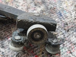 bontott VW MULTIVAN Tolóajtó Sín Görgő