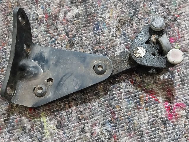 bontott VW MULTIVAN Tolóajtó Sín Görgő