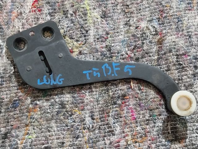 bontott VW MULTIVAN Tolóajtó Sín Görgő