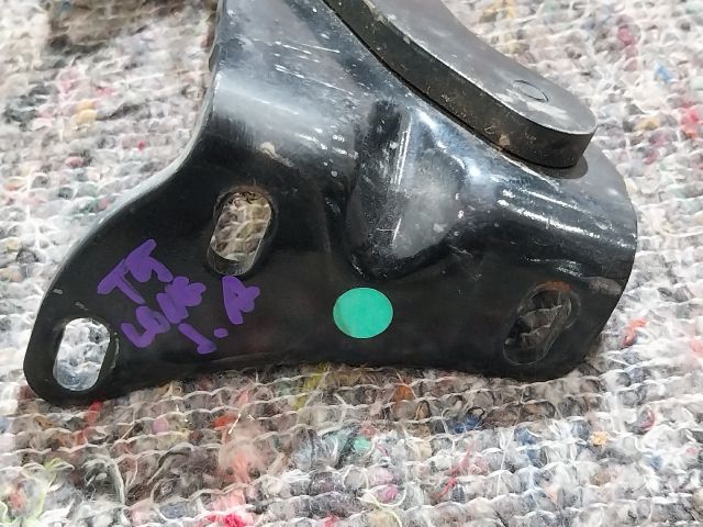 bontott VW MULTIVAN Tolóajtó Sín Görgő