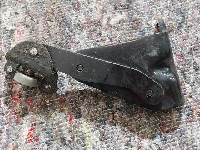 bontott VW MULTIVAN Tolóajtó Sín Görgő