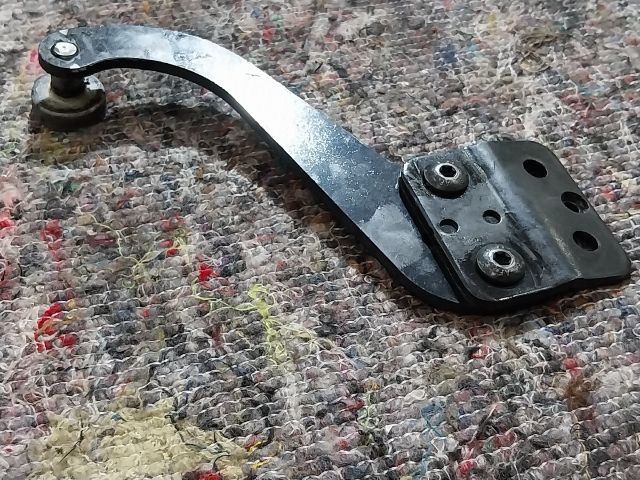 bontott VW MULTIVAN Tolóajtó Sín Görgő