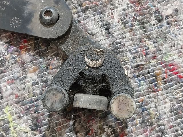 bontott VW MULTIVAN Tolóajtó Sín Görgő