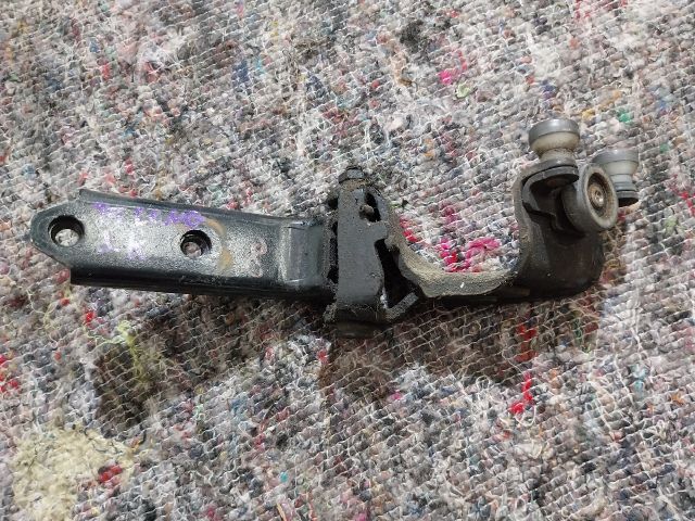 bontott VW MULTIVAN Tolóajtó Sín Görgő