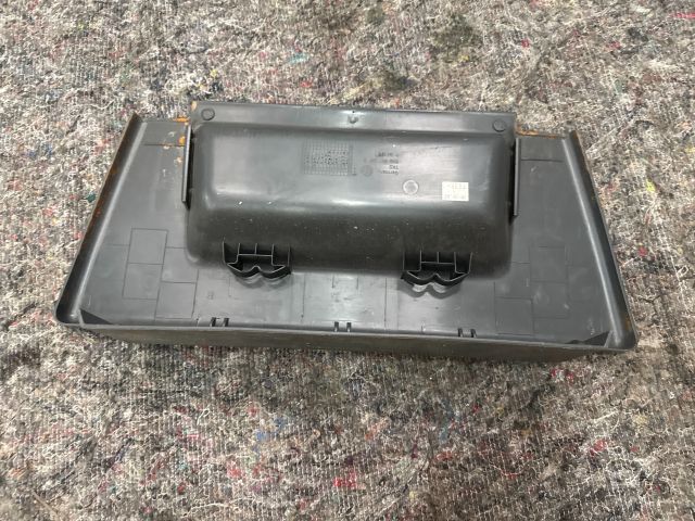 bontott VW MULTIVAN Ülés Rögzítő Takaró