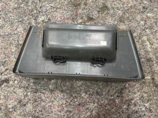 bontott VW MULTIVAN Ülés Rögzítő Takaró